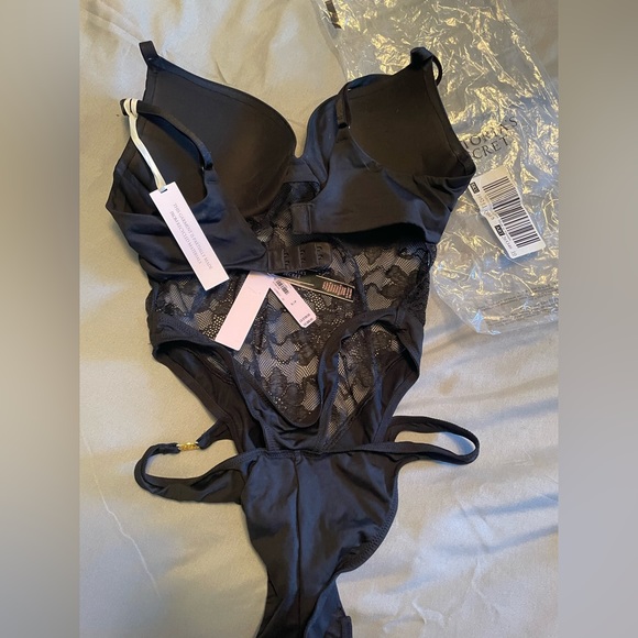 Victoria’s Secret So Obsessed Teddy Logo Bodysuit Lace Cut Out Lingerie - Picture 3 of 4